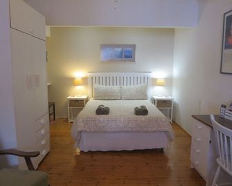 Dempsey's Self-Catering Guest House - פורט אליזבת' - חדר שינה