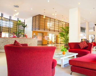 Eastiny Plaza Hotel - Πατάγια - Σαλόνι ξενοδοχείου