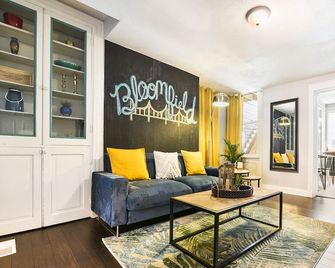 Recently refurbished, great location, walking distance to bars & restaurants! - Pittsburgh - Sala de estar