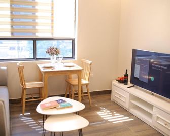 Lee Apartment & Hotel - Haiphong - Dining room