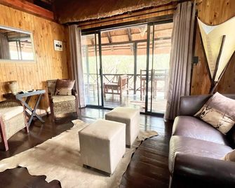 Kruger Kumba - Lahlekile Nathi - Marloth Park - Wohnzimmer