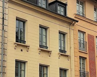 Le Relais d'Anjou - Versailles - Budova