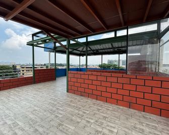 Hotel Murali - Cerca del Aeropuerto de Guayaquil - Guayaquil - Balcón