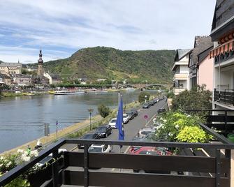 Ferienwohnungen Haus Zur Linde - Cochem - Balkon