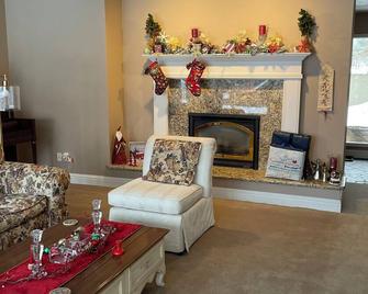 Summer Fun Wenatchee home - Wenatchee - Living room