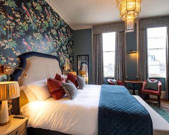 The Park Hotel - Teddington - Bedroom