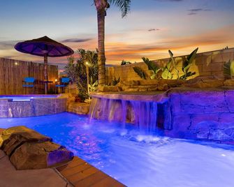 Blue Lagoon Oasis - Pool - Firepit - Close to Wineries - Murrieta - Piscina