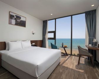 Mangata Beachfront Hotel - Da Nang