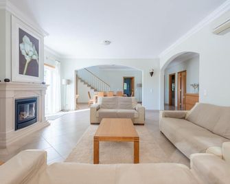 Villa Adriana at Boavista Resort - Lagos - Salon