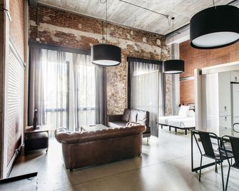 Aparthotel República - Barcelona - Living room