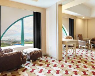 Berjaya Waterfront Hotel - Johor Bahru - Oturma odası