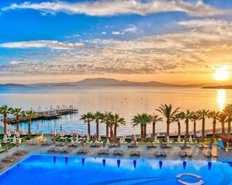 Boyalik Beach Hotel & Spa Cesme - Cesme - Piscine