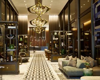 Thompson Dallas - Dallas - Reception