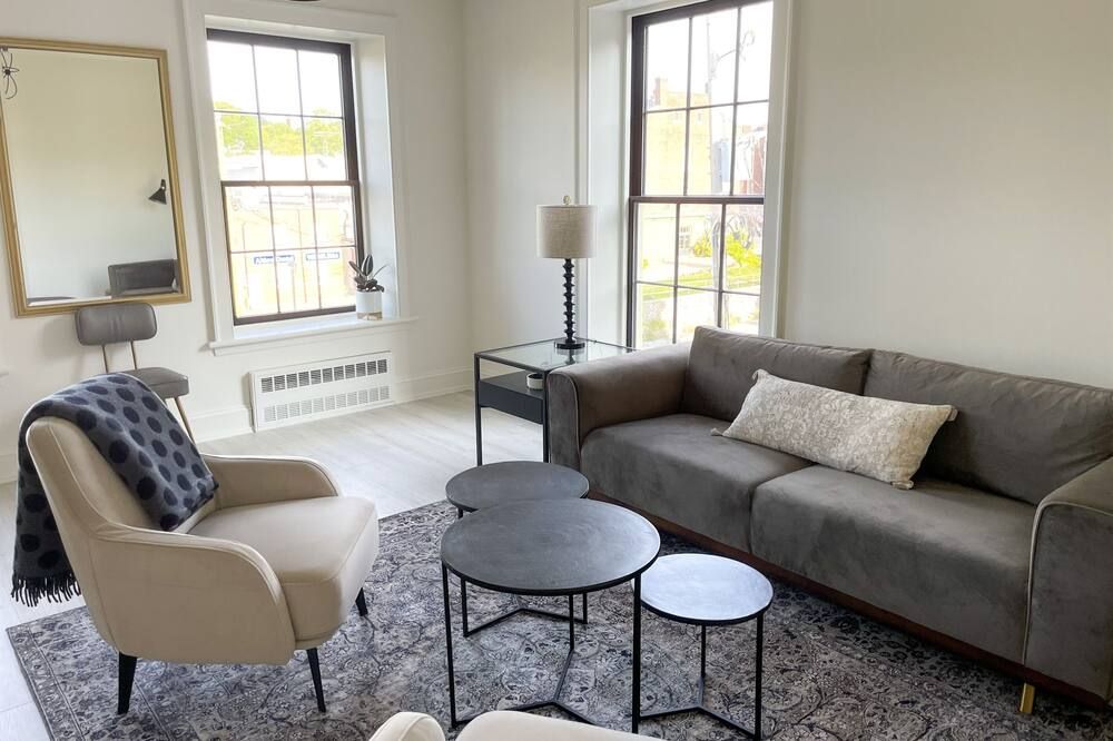 Modern Suite on the River - Port Hope - Wohnzimmer