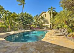 Breezy Condo with Screened Lanai in Kailua-Kona! - Kailua-Kona - Pool