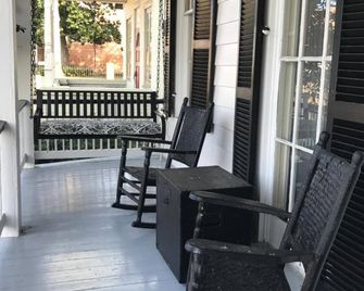 Riverboat Bed & Breakfast - Natchez