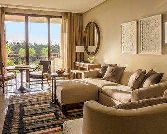 فندق الفور سيزونس - المرسى - غرفة معيشة