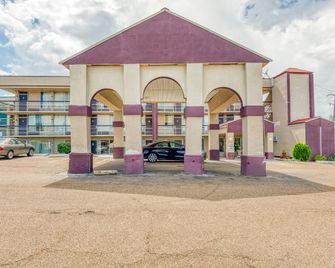 OYO Hotel Jackson North I-55 - Jackson - Bygning