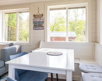 Yacht Club cabin on Burntside, with sauna - Ely - Comedor