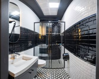 Paradise Airport Hotel - Estambul - Baño