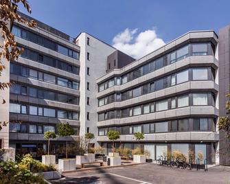 Skyreach BizzStay - Wohnen am Main - Frankfurt am Main - Building