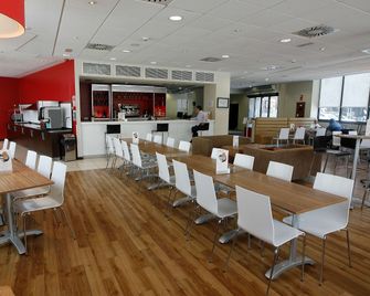 Travelodge Valencia Aeropuerto - Valencia - Restaurante