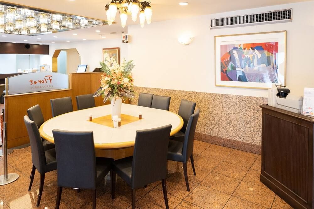 هوتل صن لايت شنجوكو - طوكيو - غرفة طعام