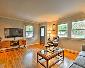 Charlotte Area Home with Patio - 6 Miles to Downtown - Charlotte - Bedroom