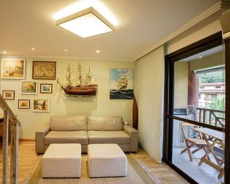 Duplex penthouse with 4 suites, an ecological paradise within a resort and environmental reserve. - Angra dos Reis - Living room