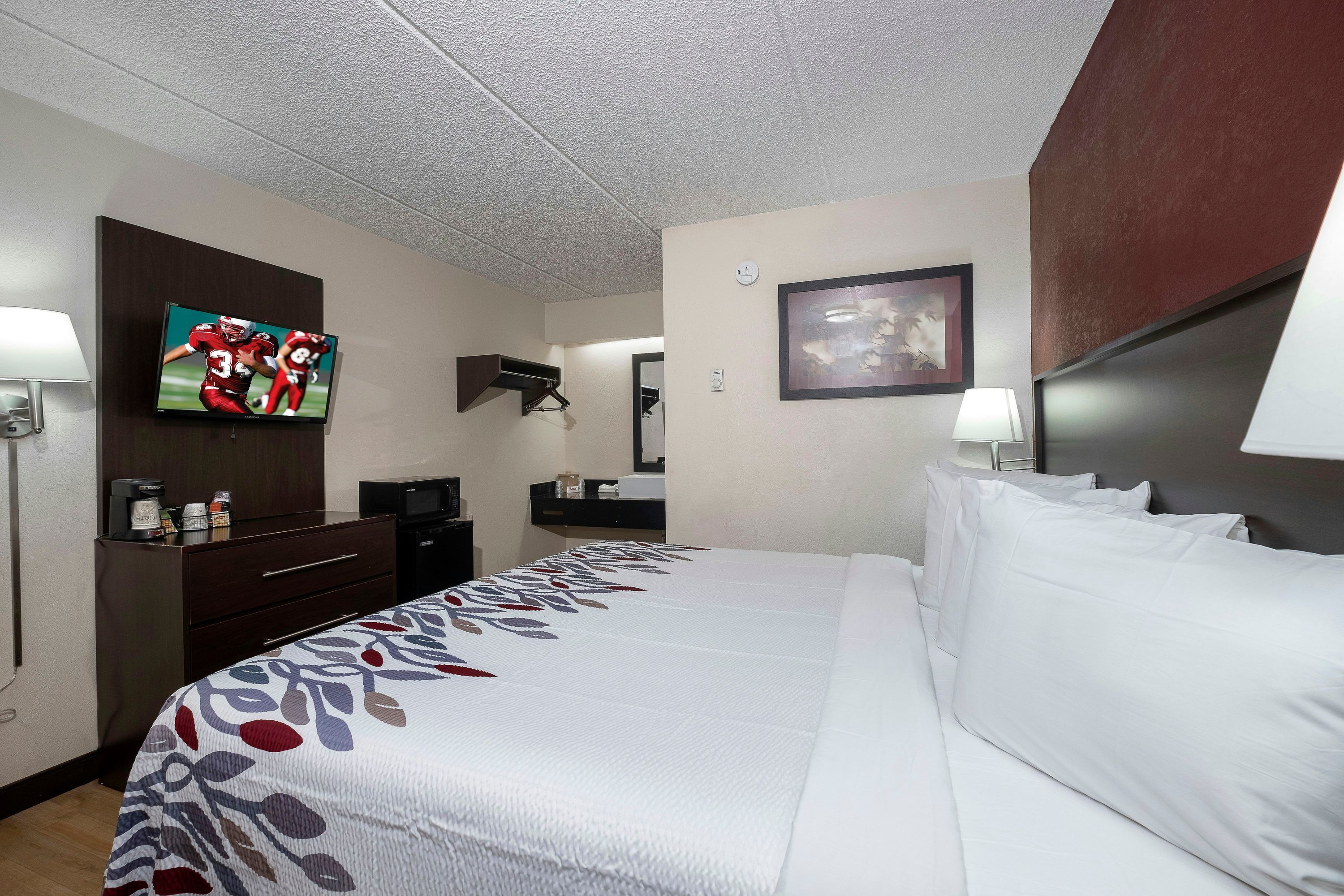 Red Roof Inn Champaign - University - שמפיין סיטי - חדר שינה