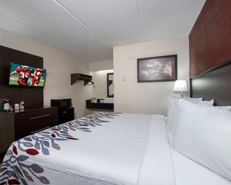 Red Roof Inn Champaign - University - Champaign - Bedroom