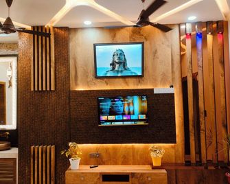 Amritam Palace A Luxury Ac Home Stay - Rīngas - Room amenity