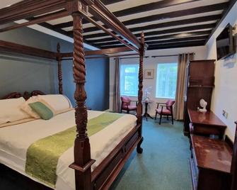 The Lanterns Hotel - Tarbert - Bedroom