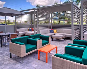 Holiday Inn & Suites Orlando - International Dr S - Orlando - Patio