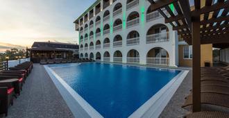 La Melia Hotel - انابا - حوض السباحة