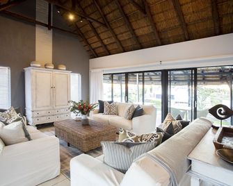 Canal Guest House - Saint Francis Bay - Living room