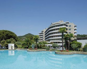 Galzignano Resort Terme & Golf - Hotel Majestic - Galzignano Terme - Басейн