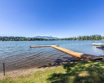 Lake Nahwatzel Resort, Cabin #3, Shared Dock just steps away! - Shelton - Beach