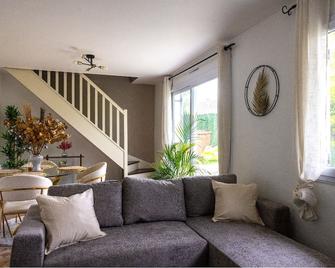 Maison près de Disneyland - Saint-Germain-sur-Morin - Living room