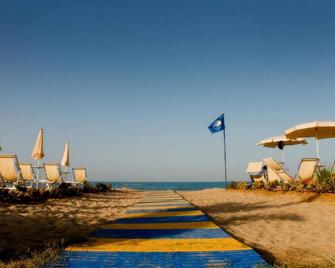 Roses Hotel - Roseto degli Abruzzi