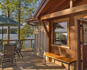 Waterfront Home on Westcott Bay! (Oyster Beach) - Roche Harbor - Balcony