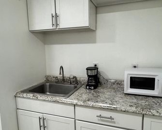 Perfect 1-bedroom apartment 2 Blocks from Miami International Airport - Miami - Cocina