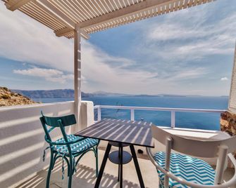 Armeni Village - Oia - Balkon