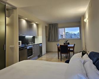 Apartaments Els Quimics - Girona - Bedroom