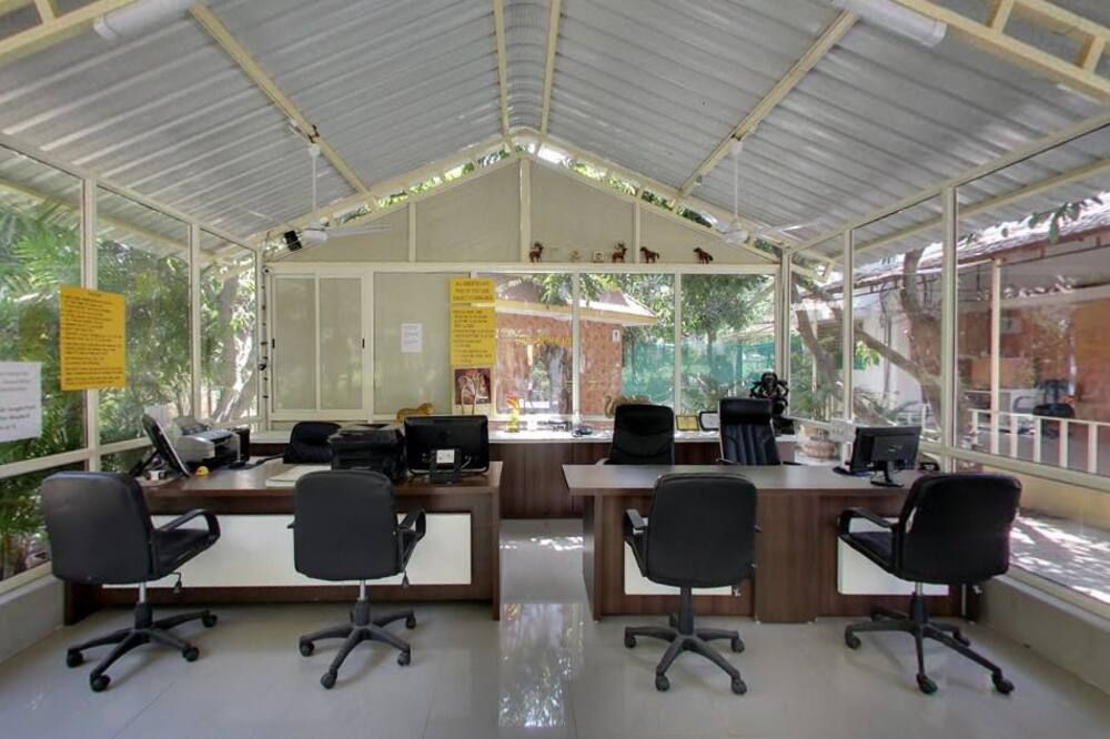 Gir Jungle Lodge - Sasan Gir - Front desk