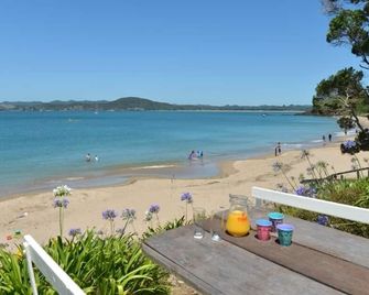 Quintessential Kiwi Bach right on the Beach !! - Tutukaka - Beach