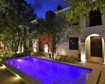Casa Valladolid Boutique Hotel - Valladolid - Zwembad