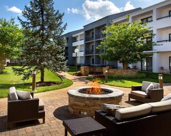 Courtyard by Marriott Dulles Airport Herndon/Reston - Herndon - Patio