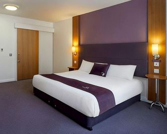 Premier Inn Ipswich - Chantry Park - Ipswich - Bedroom