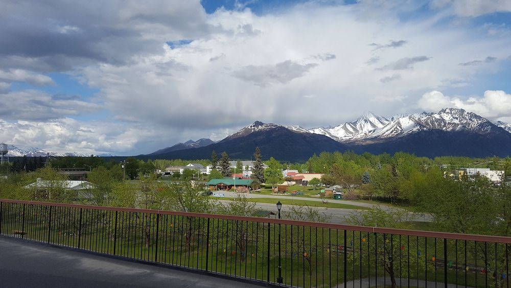 Outdoors view view of Eagle Hotel